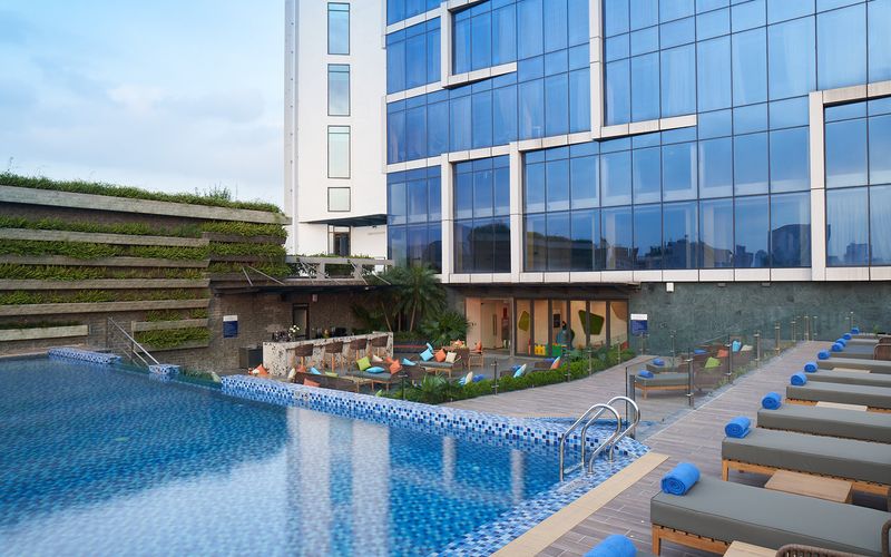 review-khach-san-novotel-ha-noi-thai-ha-4-sao