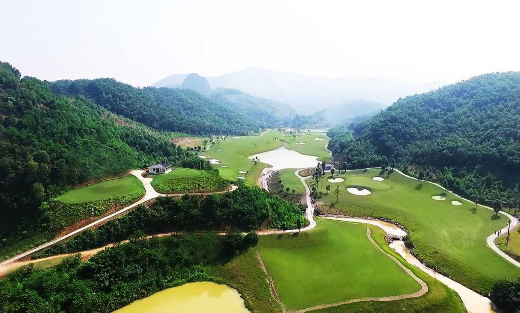 Hilltop Valley Golf Club Hòa Bình 4